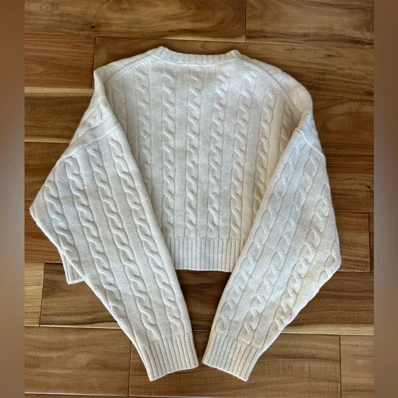 Aritzia Sunday Best Peggy Cropped Cable-knit Sweater. Size Medium - Picture 8 of 10